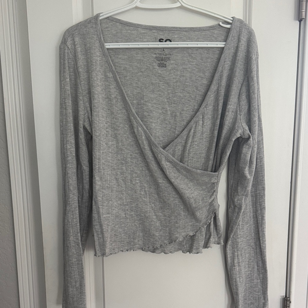 SO Heather Gray Wrap Blouse❤️❤️🍁
